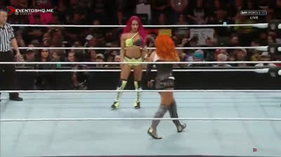 Becky Lynch Vs Sasha Banks - RAW 01/02/2016