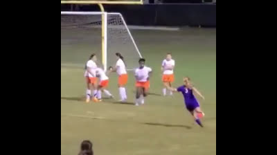 Doble balonazo de falta