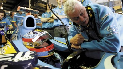 El mítico R25 de Fernando Alonso vuelve a las pistas