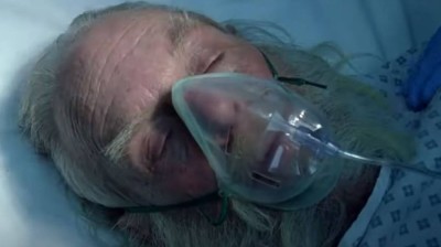 Papá Noel ingresado grave en la UCI por coronavirus (Subtítulos EN ESPAÑOL)