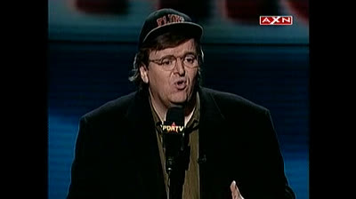 1x12. La América de Michael Moore. La Cruda Realidad (The Awful Truth)