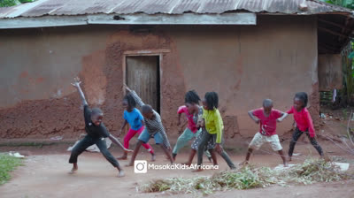 Joyeux Noël - Masaka Kids Africana Dancing