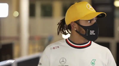 Hamilton hallucinates with the sound of Fernando Alonso's R25