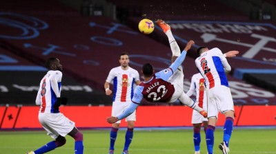 Haller invented this bicycle goal during the match against Crystal Palace, the best Chilean goal of 2020?