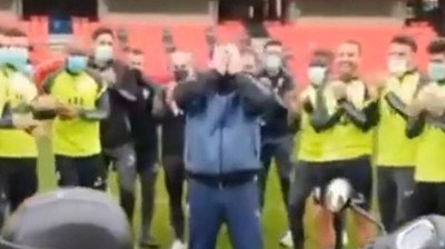 A un empleado del Granada FC le roban la moto y los jugadores le regalan otra