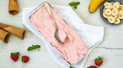 Strawberry and banana ice cream recipe in 1 minute