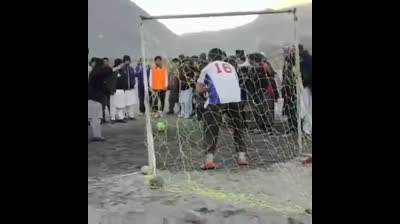 Incredible goal in a football match in Pakistan