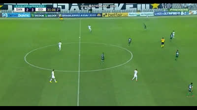 Rafael Moura faz golaço de cobertura, e Goiás vence Santos de virada por 4 a 3; VEJA os gols!