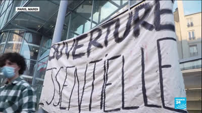 Des théâtres bloqués en France pour exiger la réouverture des lieux culturels