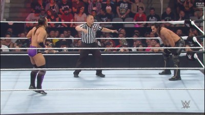 Seth Rollins Vs Neville - Campeonato Mundial Peso Pesado de WWE - RAW 03/08/2015