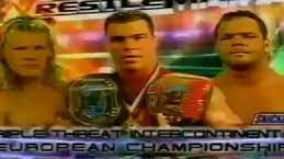 Kurt Angle Vs Chris Jericho Vs Chris Benoit - Campeonato Intercontinental y Europeo - Wrestlemania 2000
