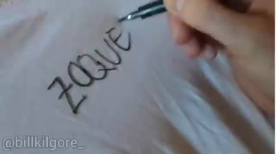 Florentino Pérez firmando autógrafos a los fans insultándoles