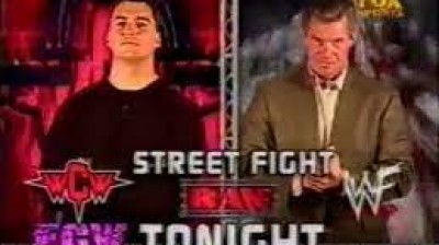 Vince McMahon Vs Shane McMahon - Street Fight - RAW 29/10/2001